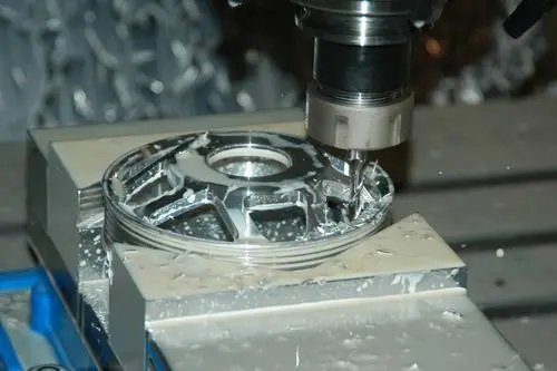 Vantagens e desvantagens do processamento CNC para diferentes guias no processamento de peças de precisão - Xiehuang Hardware